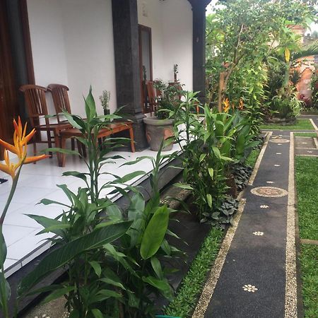 Pondok Ayu Homestay Ubud Esterno foto