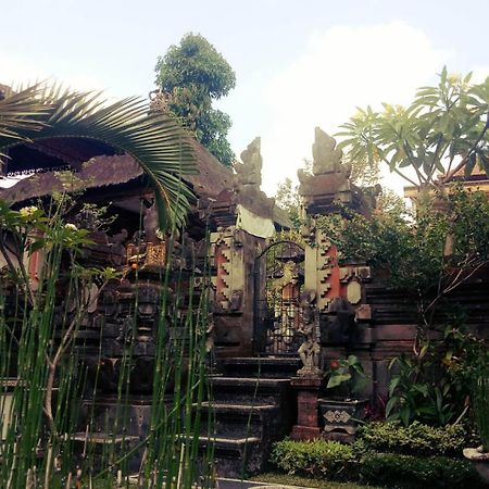 Pondok Ayu Homestay Ubud Esterno foto