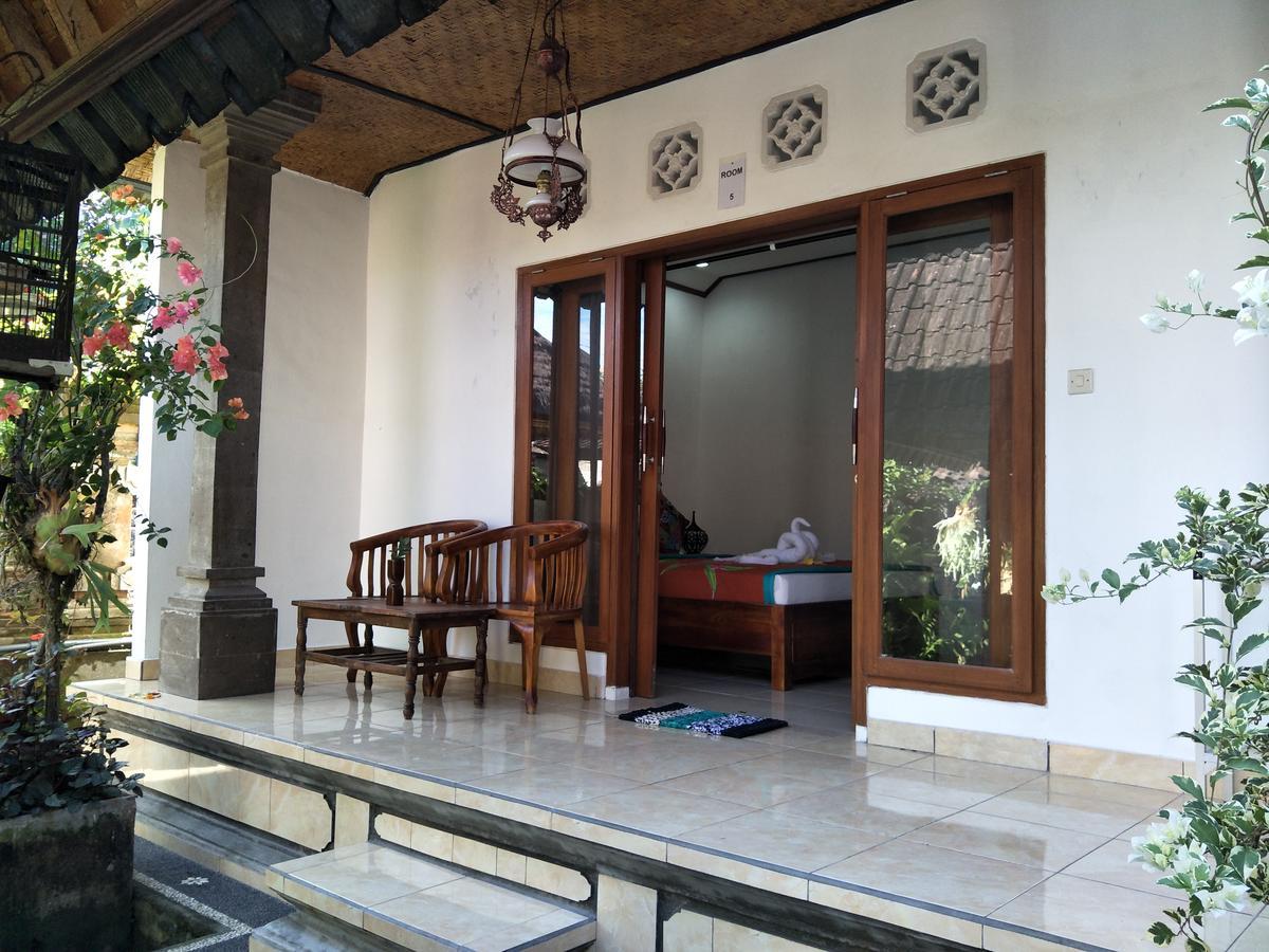 Pondok Ayu Homestay Ubud Esterno foto