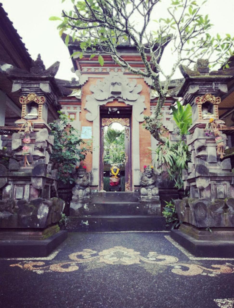 Pondok Ayu Homestay Ubud Esterno foto