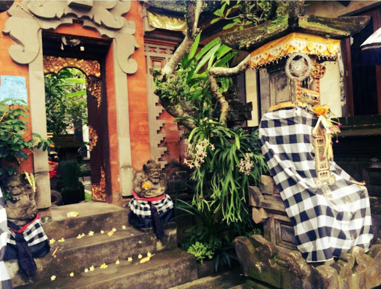 Pondok Ayu Homestay Ubud Esterno foto