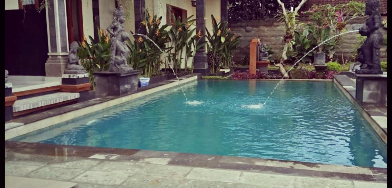 Pondok Ayu Homestay Ubud Esterno foto