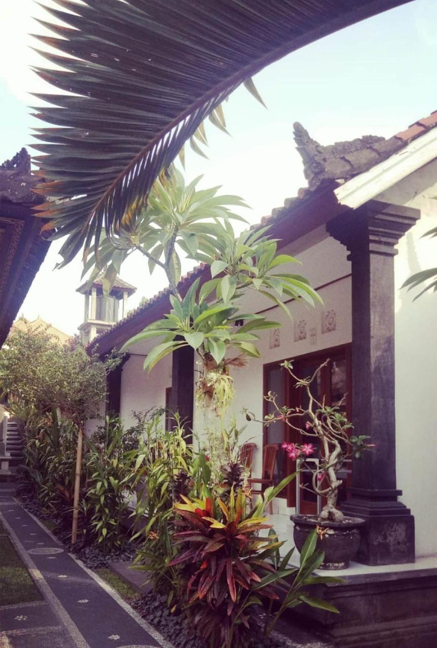 Pondok Ayu Homestay Ubud Esterno foto