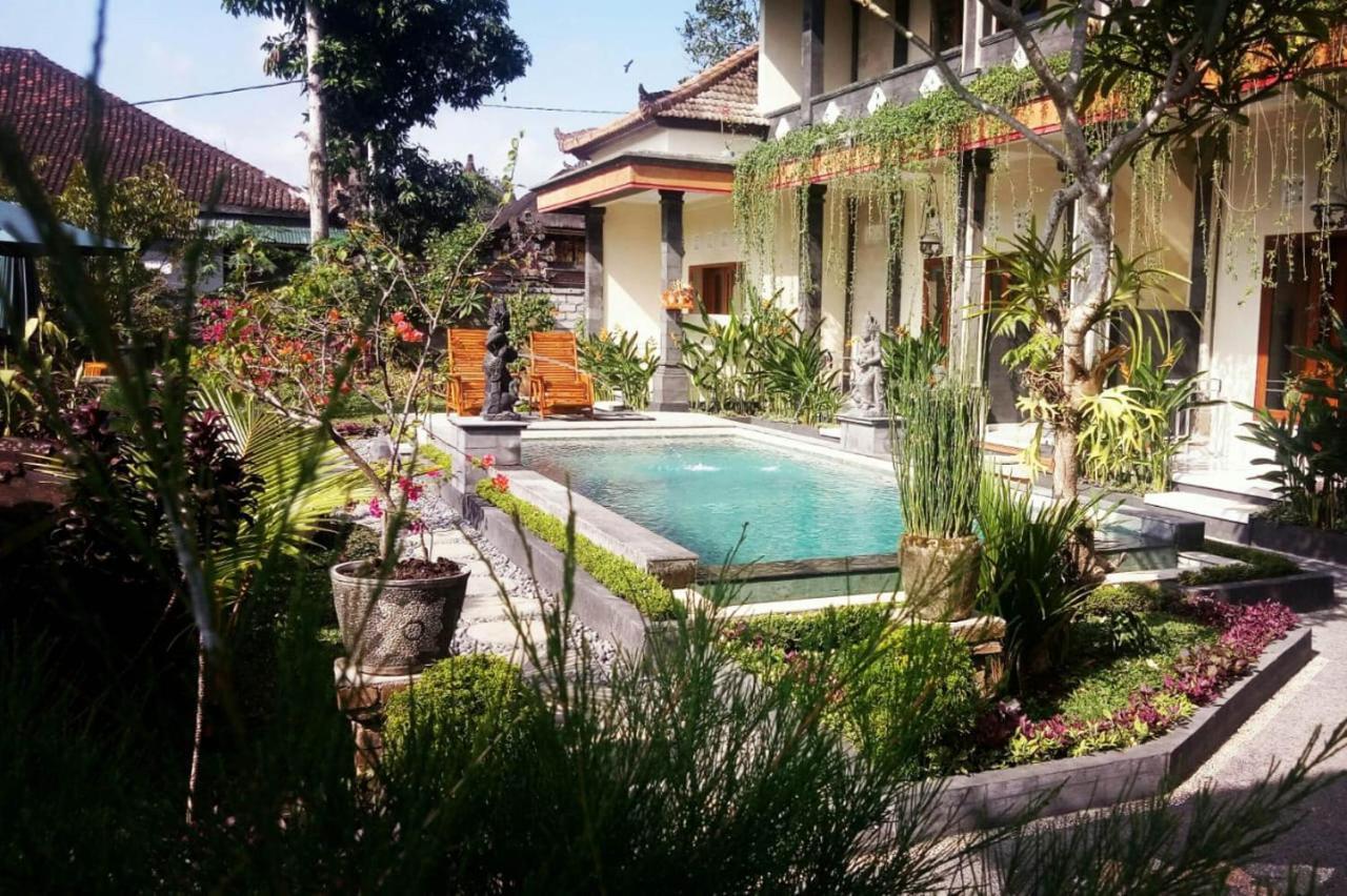 Pondok Ayu Homestay Ubud Esterno foto