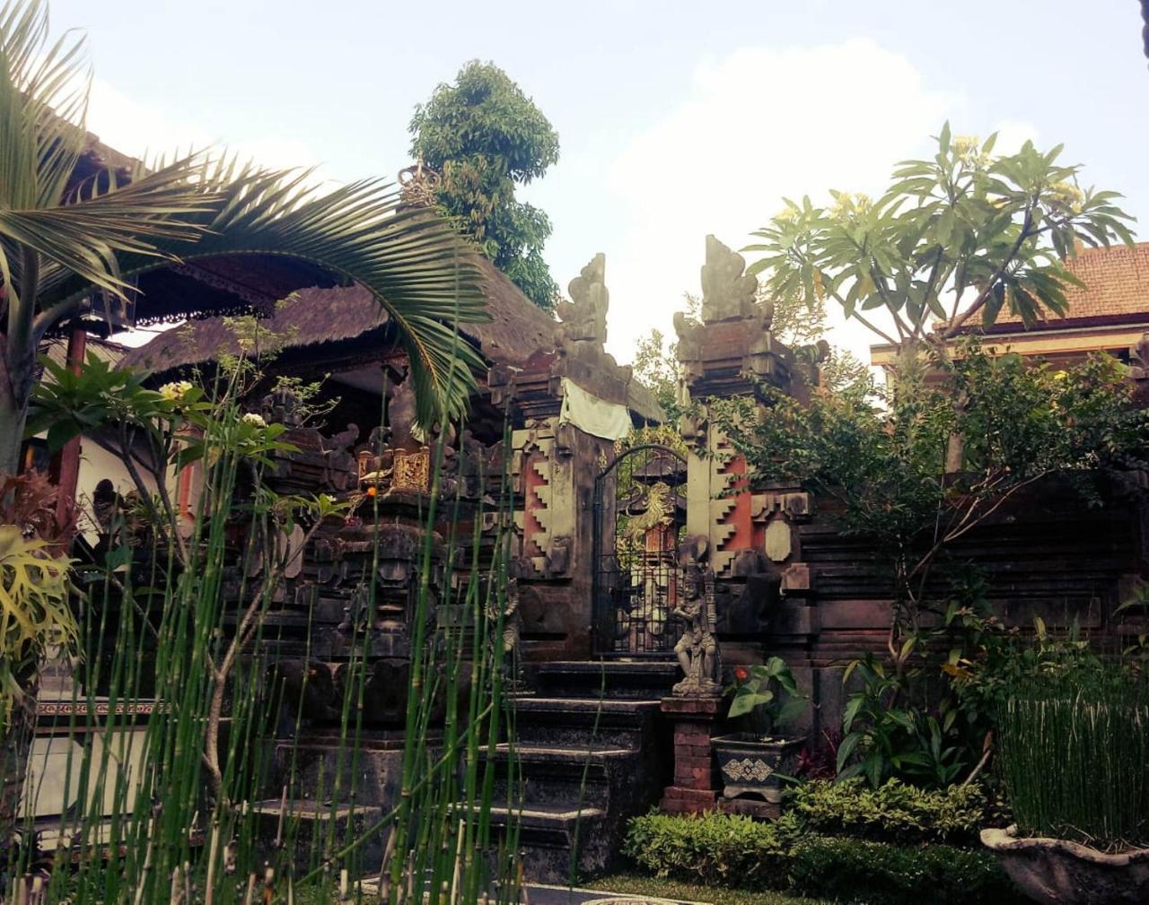 Pondok Ayu Homestay Ubud Esterno foto