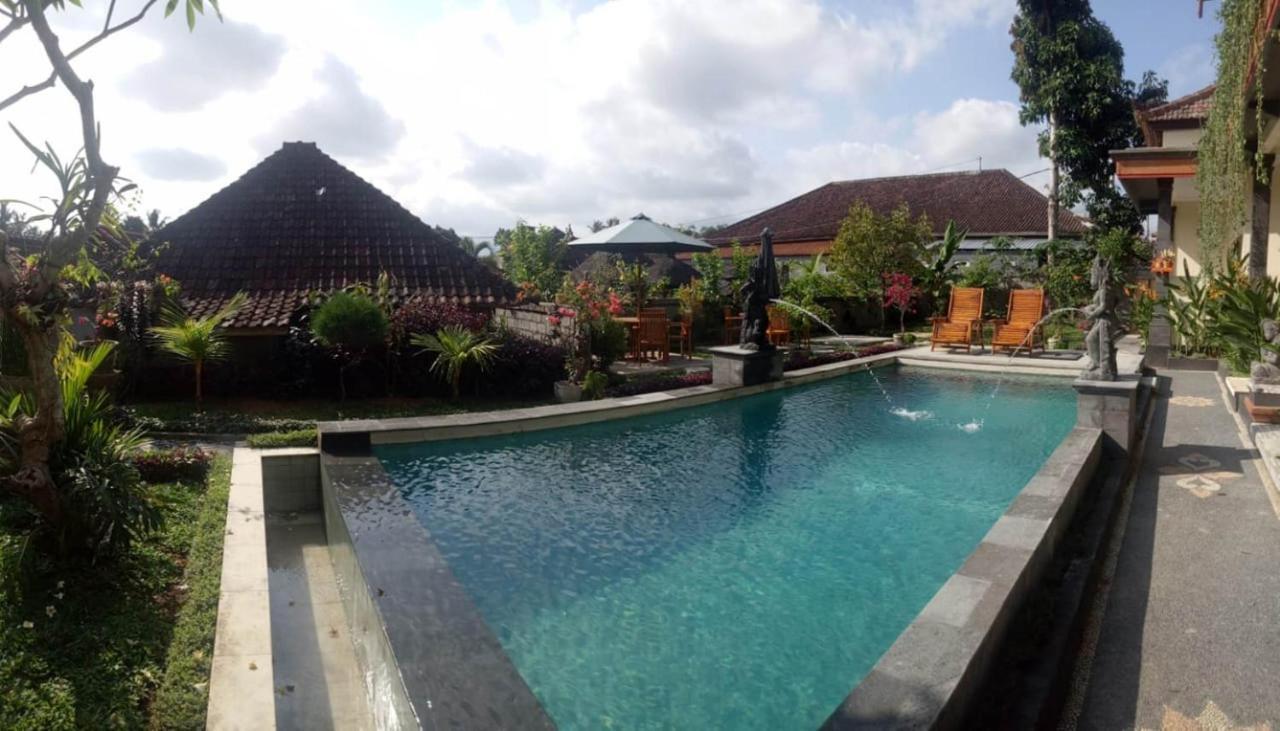 Pondok Ayu Homestay Ubud Esterno foto