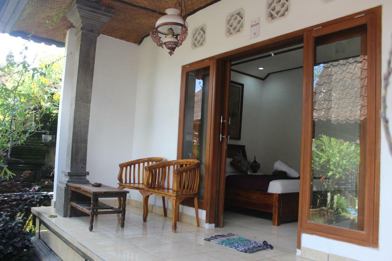 Pondok Ayu Homestay Ubud Esterno foto